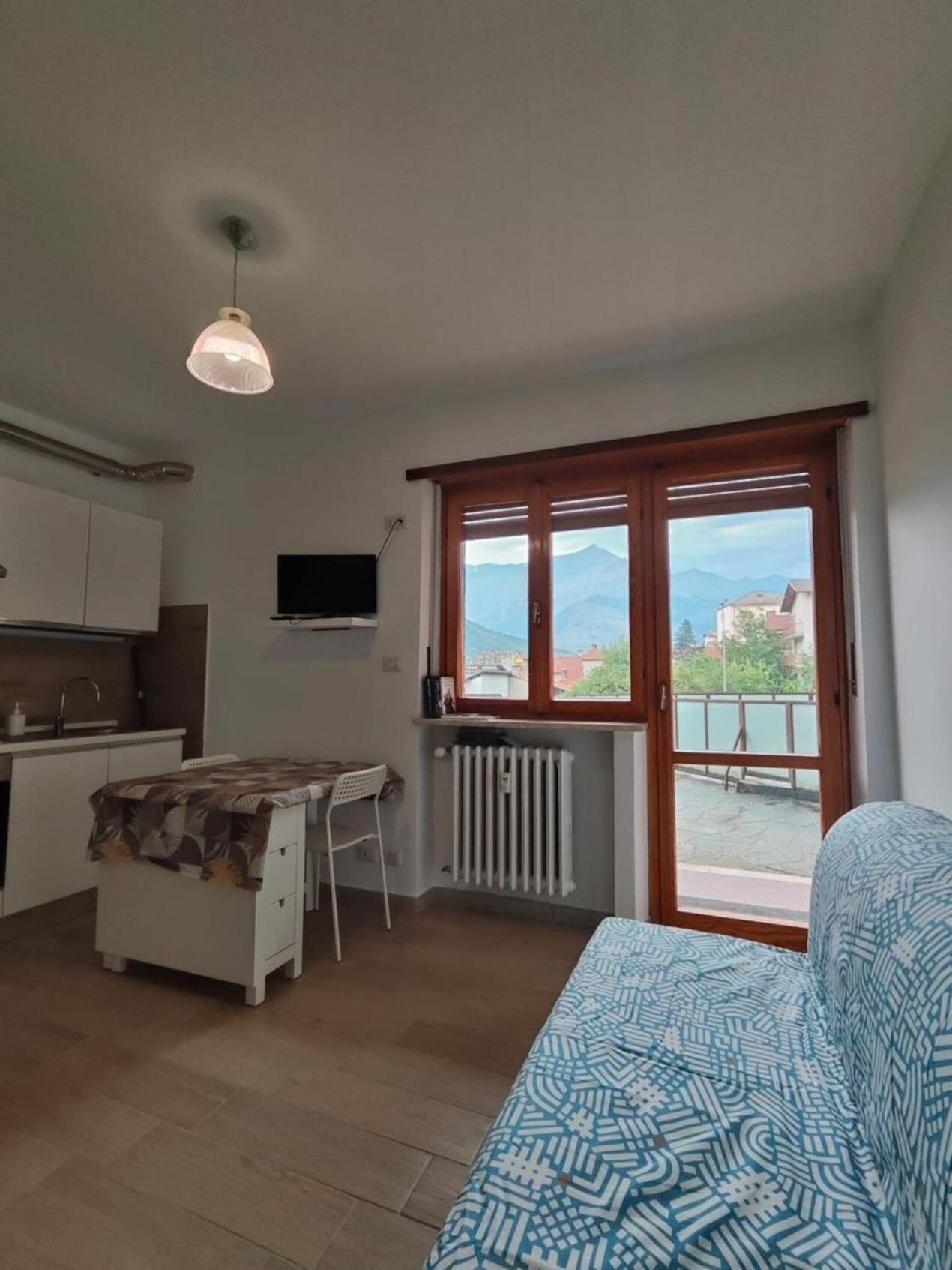 Casa Con Terrazzo E Vista Appartement Chiomonte Buitenkant foto