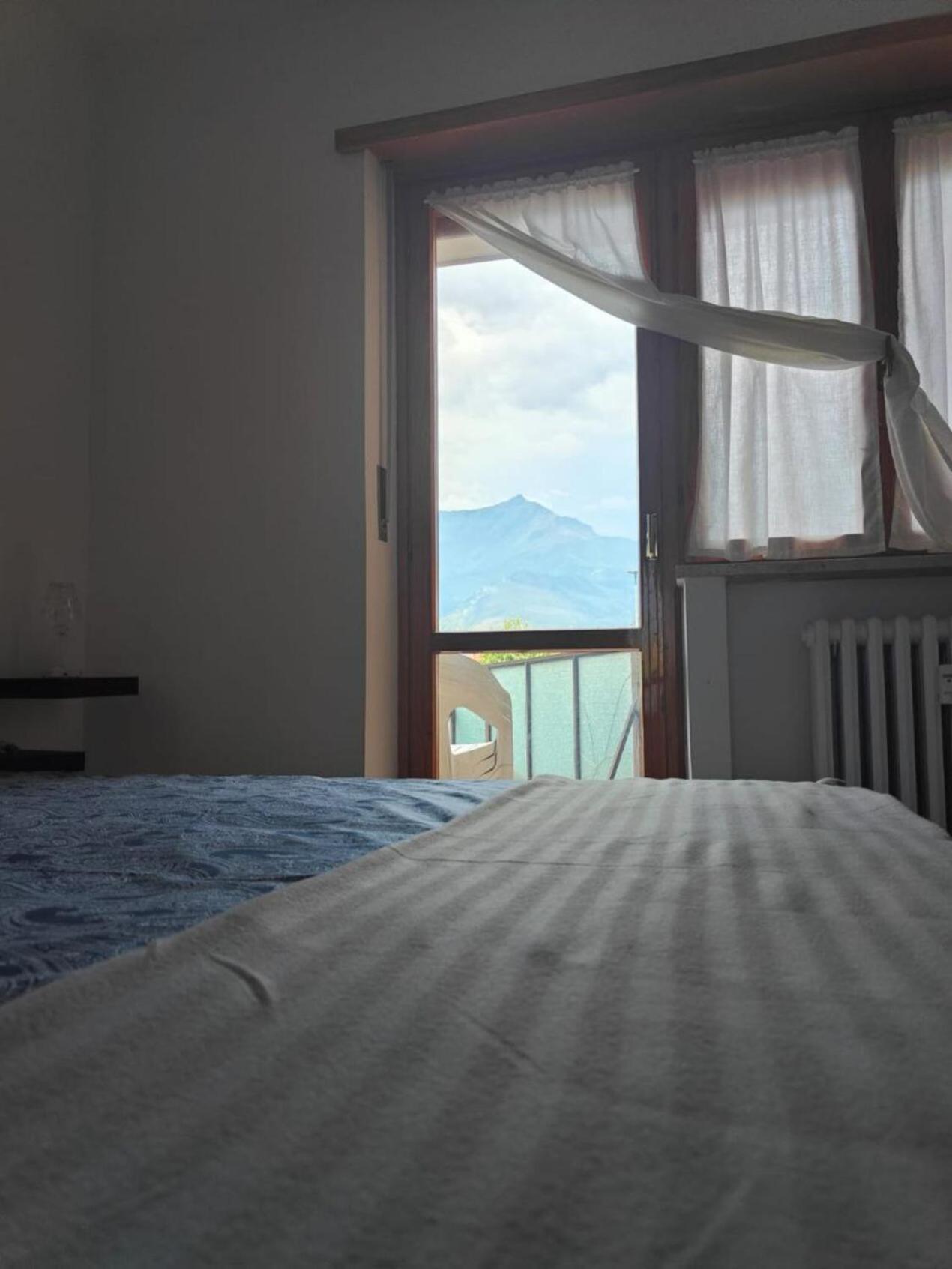 Casa Con Terrazzo E Vista Appartement Chiomonte Buitenkant foto